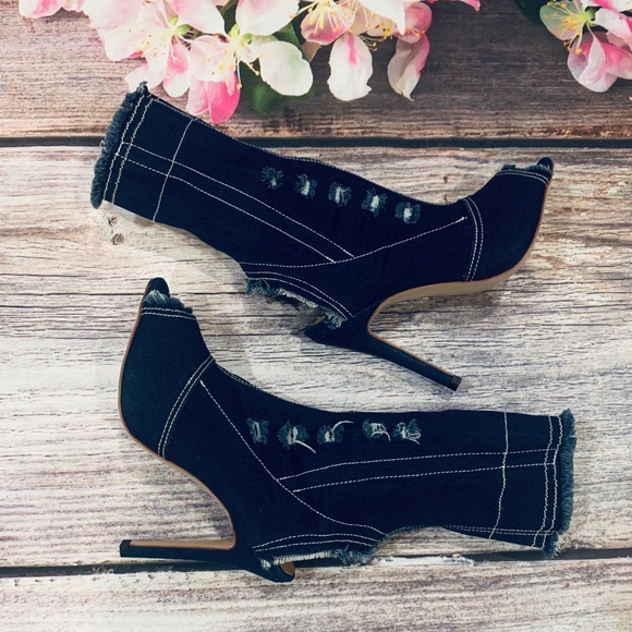 Mackin J Shoes - MACKIN J Denim Peep Toe & Peep Heel♥️